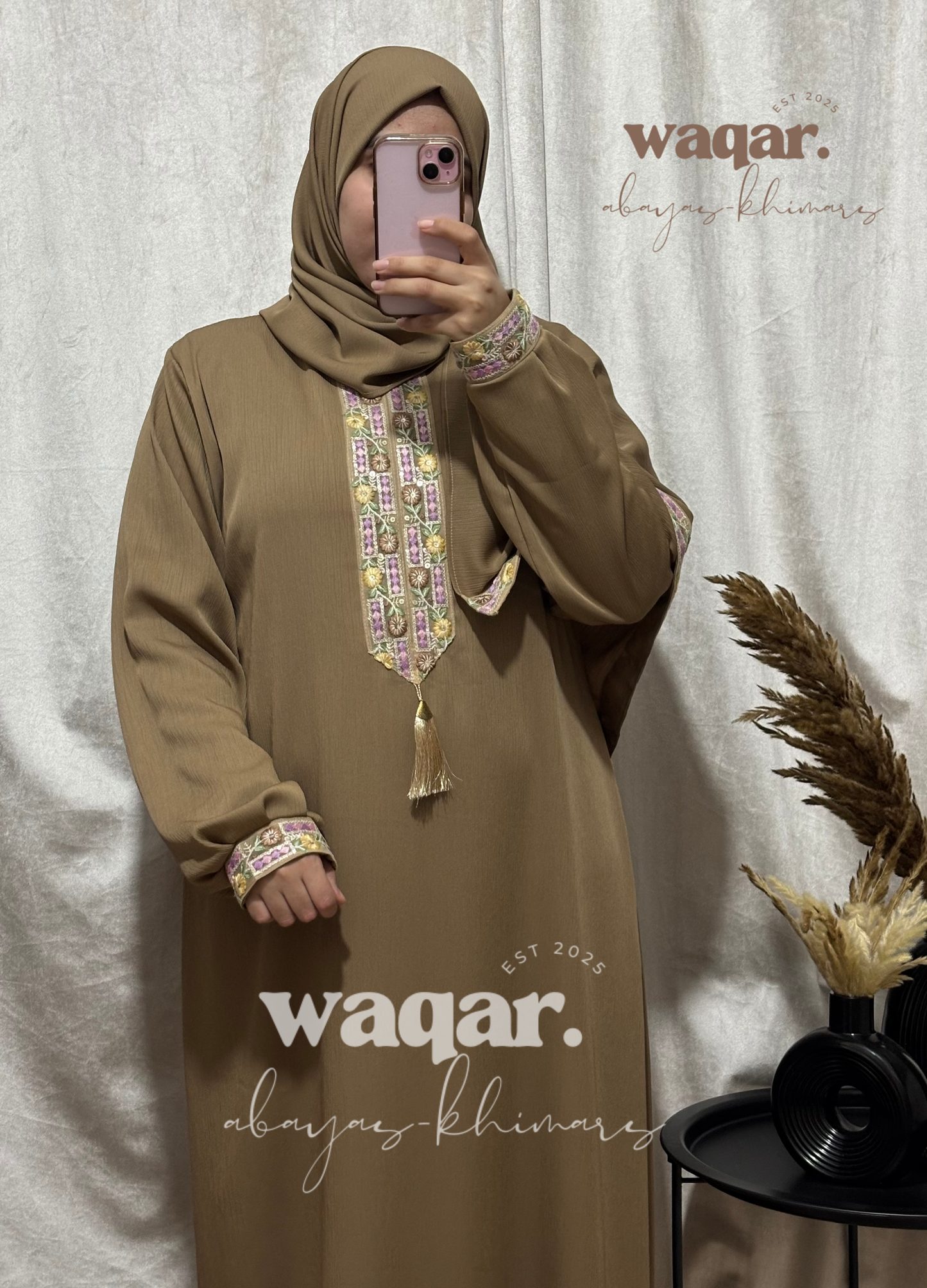 Abaya Waqar brodée – Élégance pudique et détails raffinés